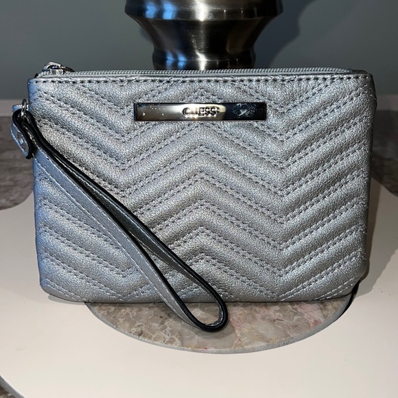 GUESS Travel Clutch (Never Used) - Picture 1 of 3